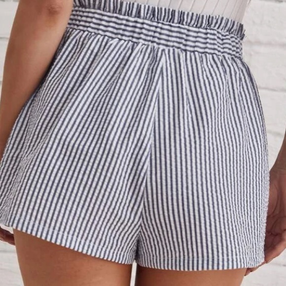 Paperbag Waist Shorts New size Large - Picture 2 of 3